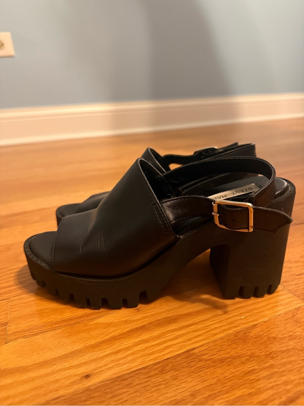 Size 7.5 Steve Madden Black Chunky Slingback Platform Heels